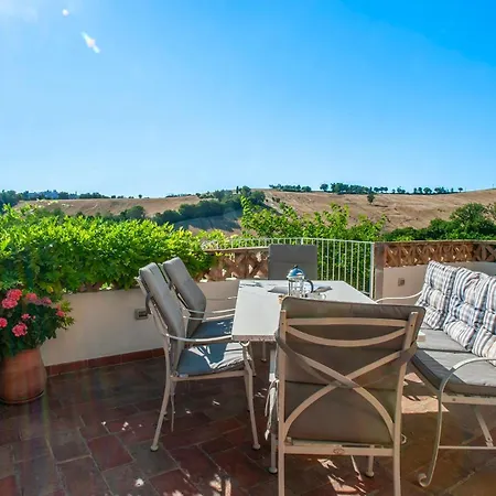 Casa Sant'elia 10, Emma